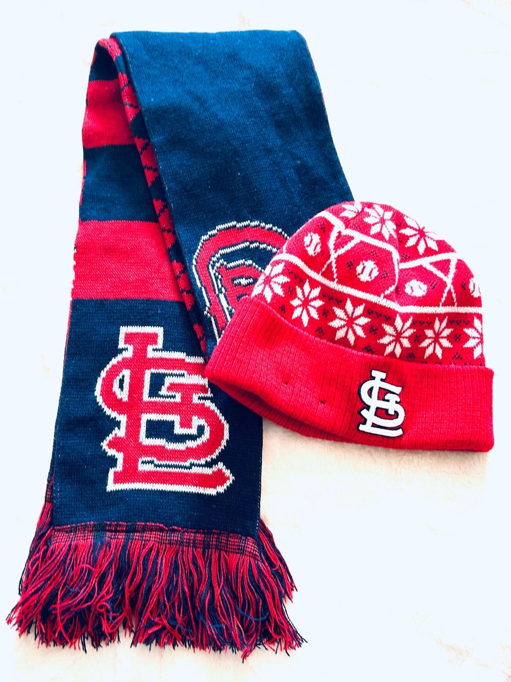 New Era St. Louis Cardinals Beanie & Forever Collectibles Reversible Scarf